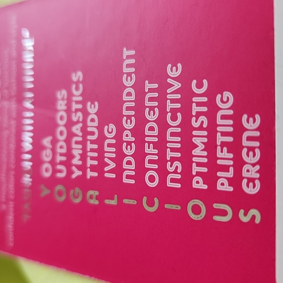 Yogalicious NWT - Picture 6 of 9